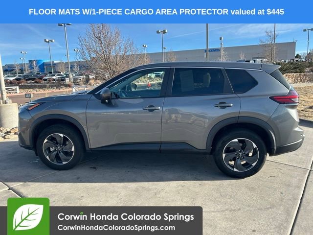 Used 2024 Nissan Rogue SV image 4