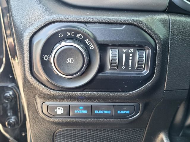 Used 2022 Jeep Wrangler Unlimited Rubicon 4xe w/ Cold Weather Group AWD/4WD image 26