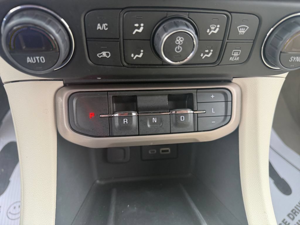 Used 2023 GMC Acadia Denali AWD/4WD image 21