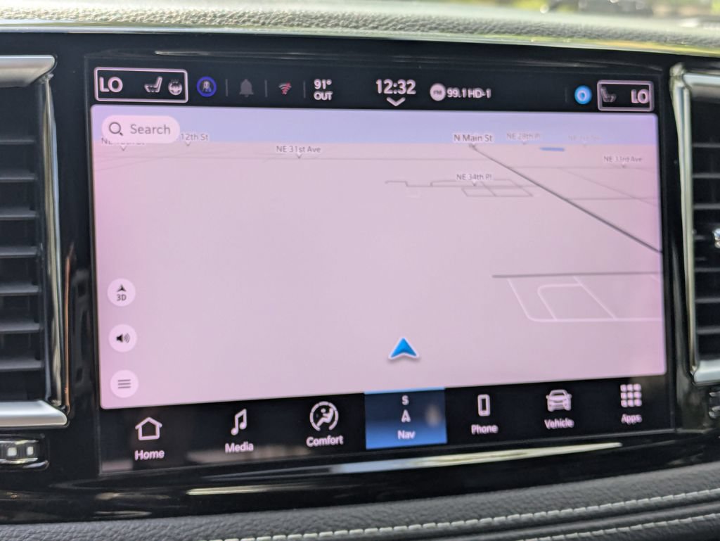 Used 2025 Chrysler Pacifica Limited FWD image 22
