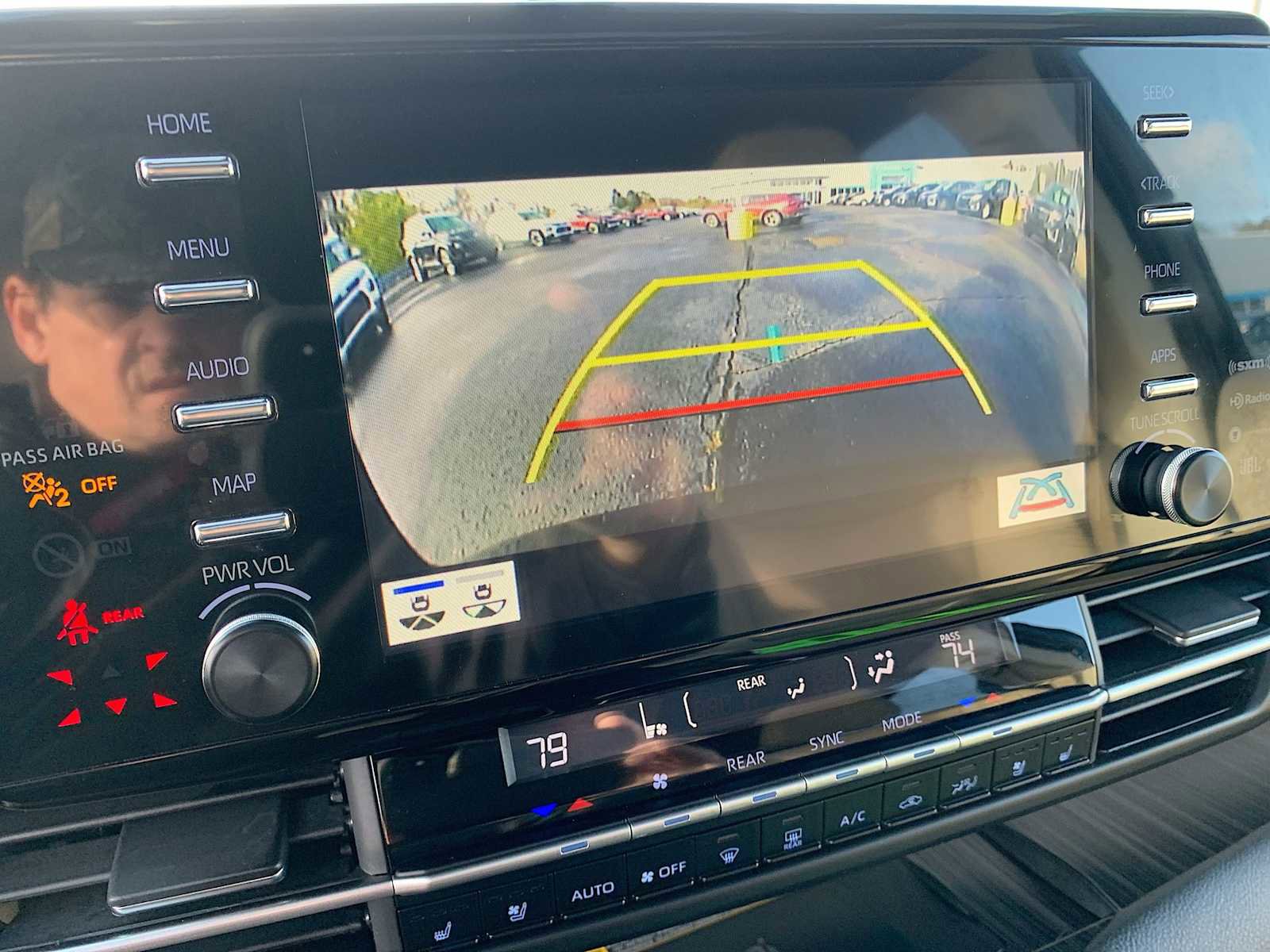 Used 2024 Toyota Sienna Limited image 15