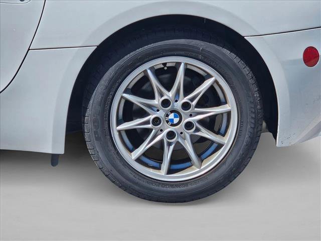 Used 2004 BMW Z4 2.5i image 4