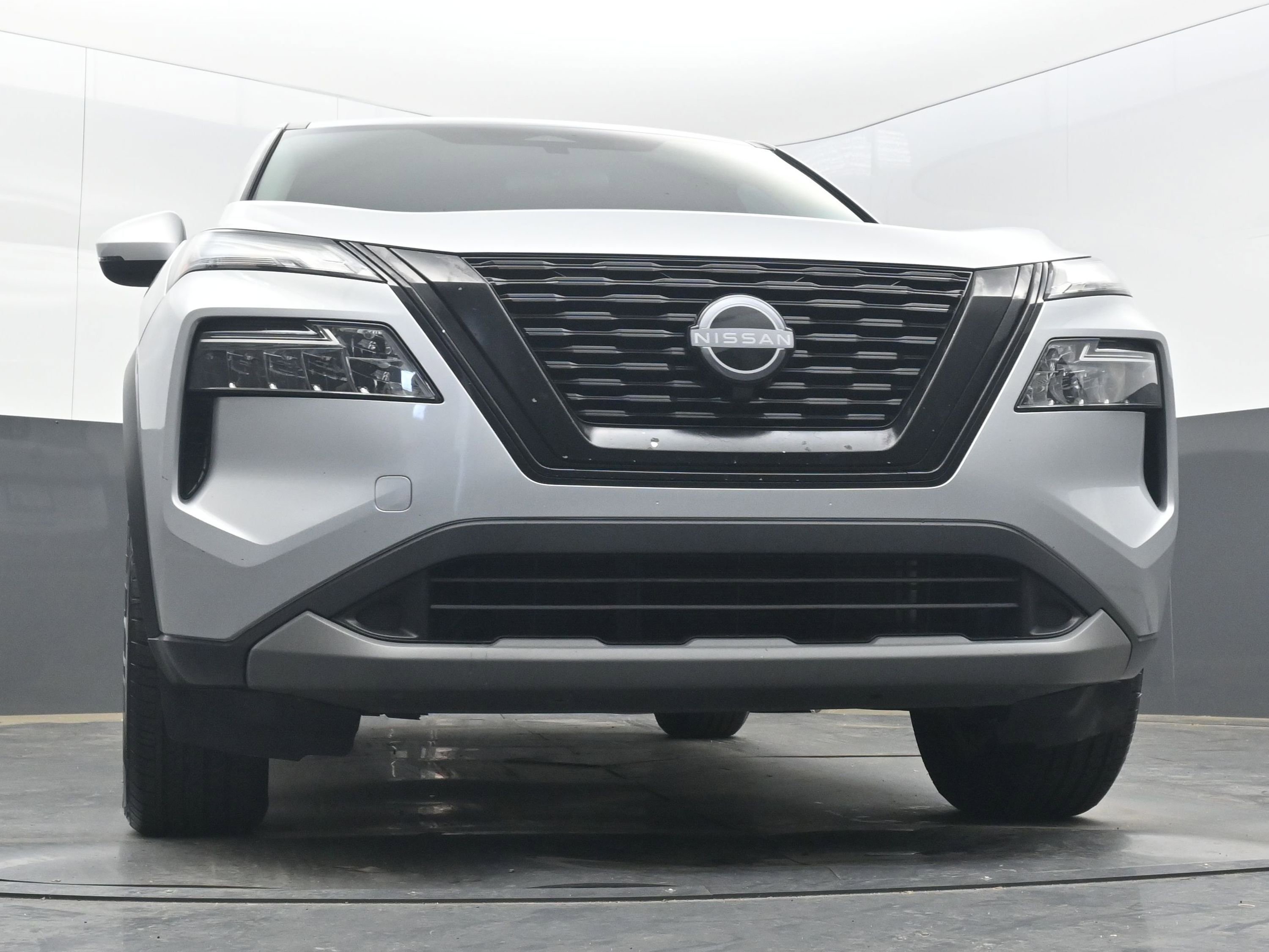 Used 2022 Nissan Rogue SV image 23
