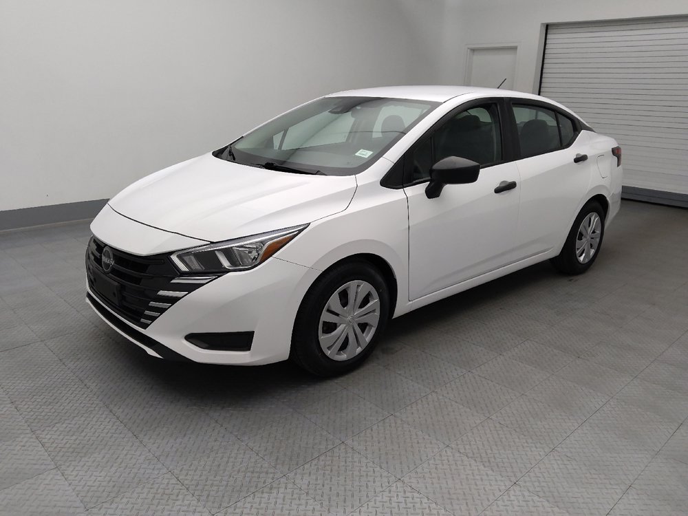 Used 2023 Nissan Versa S FWD image 2