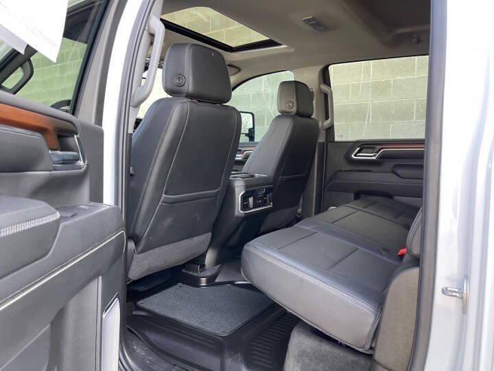 Used 2024 GMC Sierra 3500 Denali w/ Technology Package AWD/4WD image 27