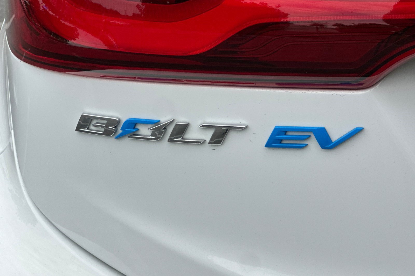 Used 2021 Chevrolet Bolt LT FWD image 28