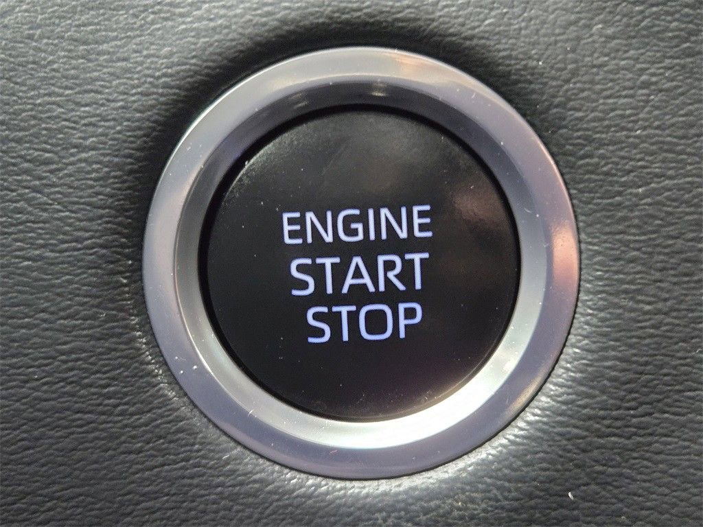 Used 2022 Toyota Tundra Platinum w/ Advanced Package image 19