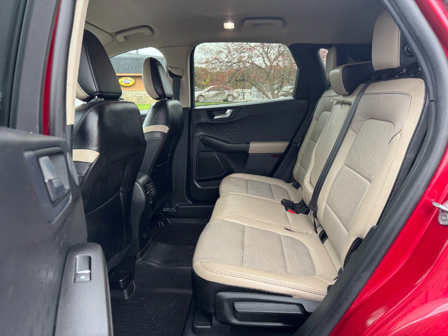 Used 2020 Ford Escape Titanium AWD/4WD image 16