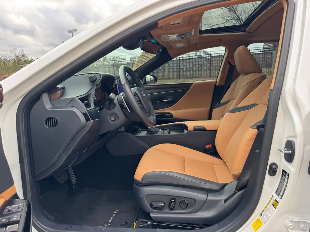 Certified 2024 Lexus ES 350 w/ Premium Package image 24