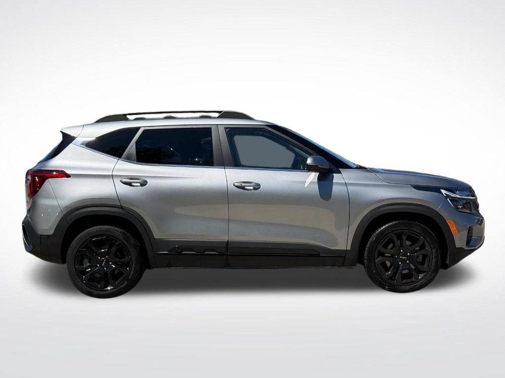 Used 2024 Kia Seltos X-Line AWD/4WD image 2