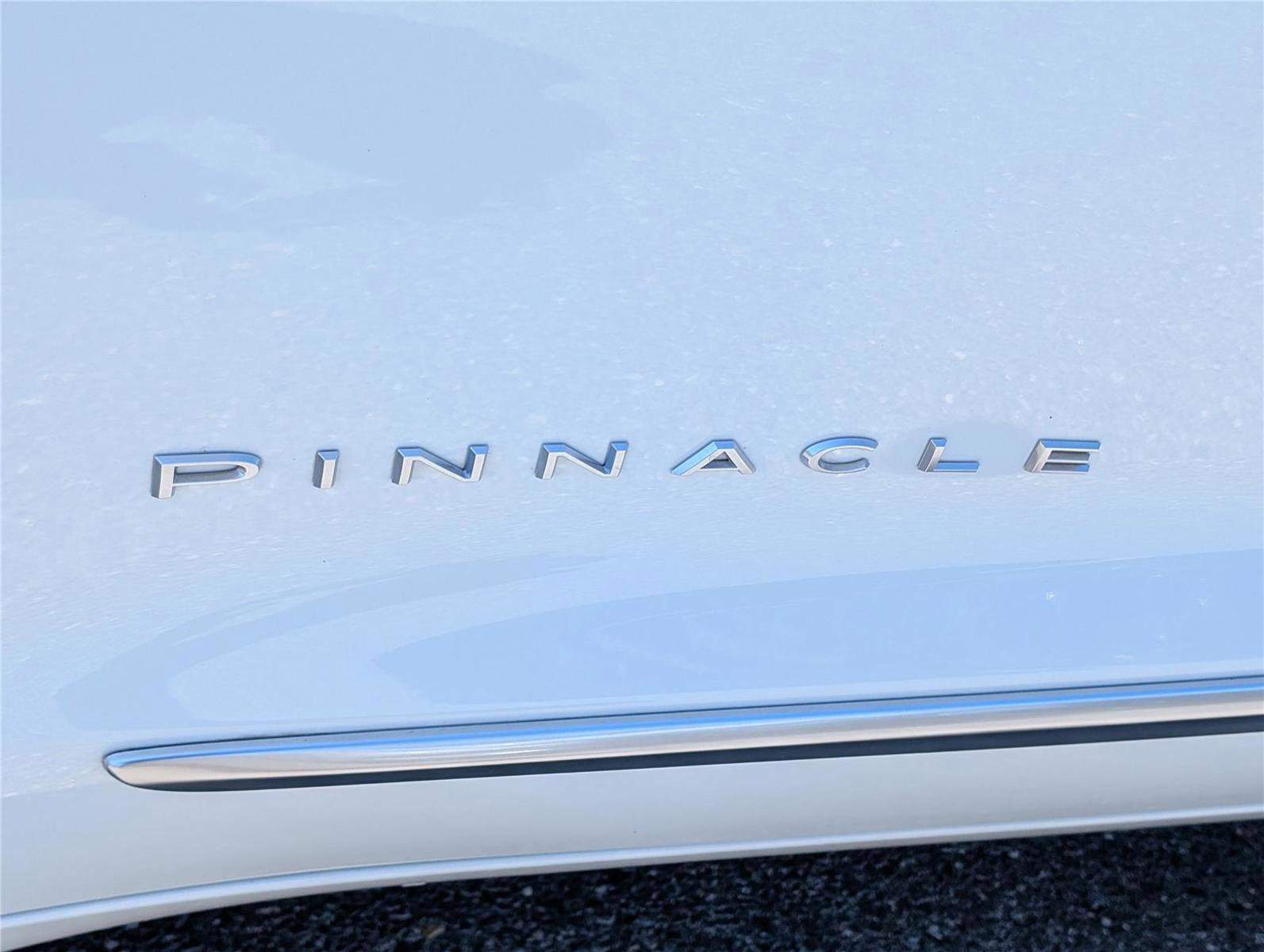 Used 2021 Chrysler Pacifica Pinnacle AWD/4WD image 10