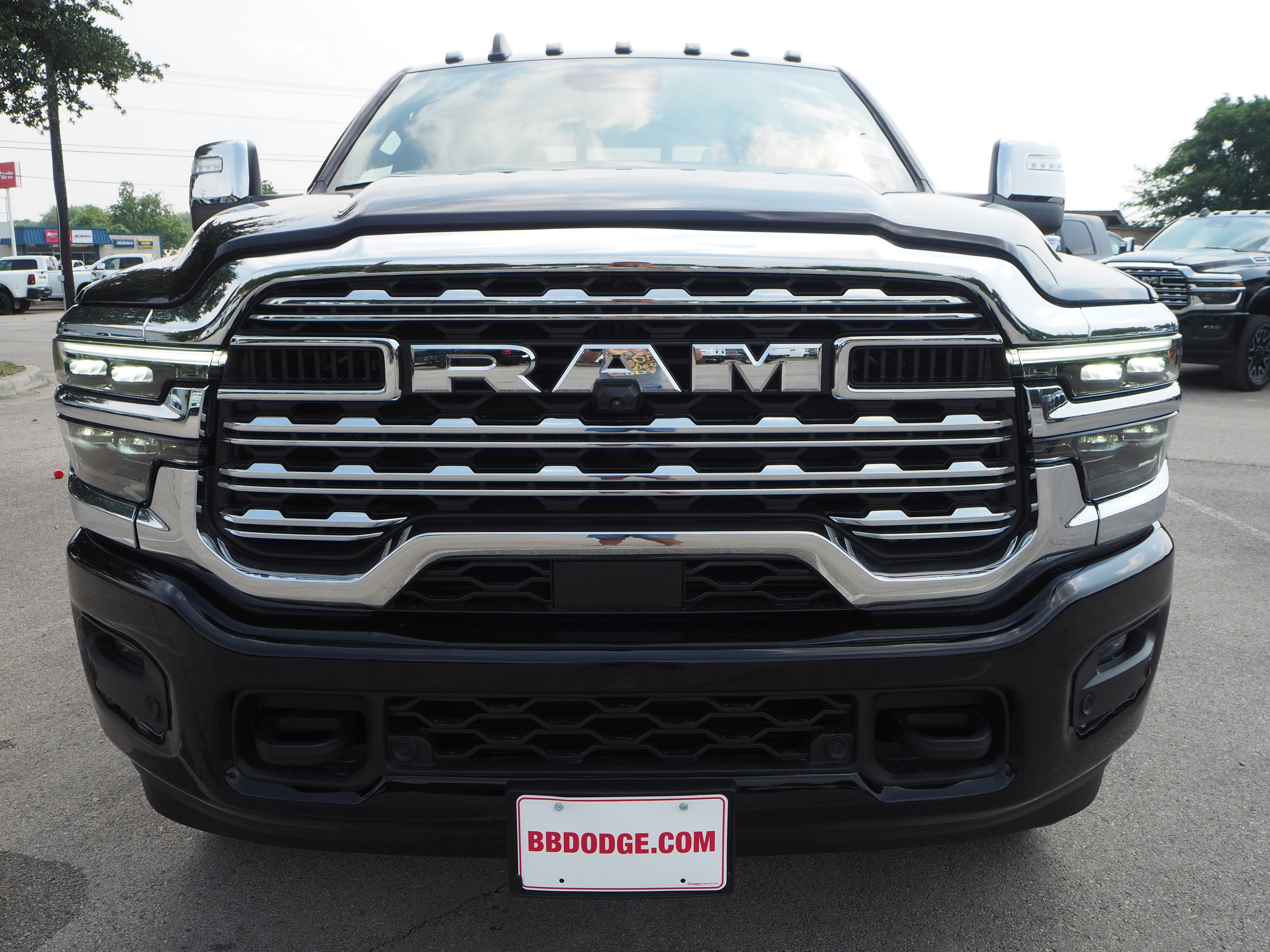 New 2025 RAM 2500 Limited AWD/4WD image 3