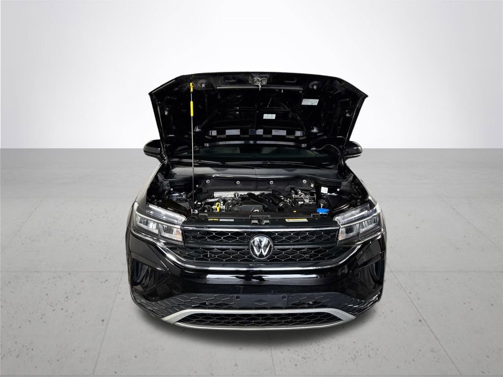 Used 2023 Volkswagen Taos SE w/ Panoramic Sunroof Package image 22
