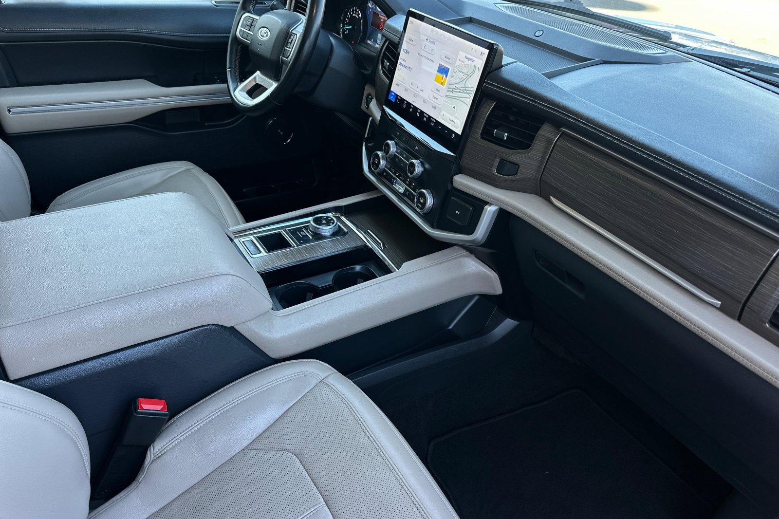Used 2023 Ford Expedition Max Limited image 16