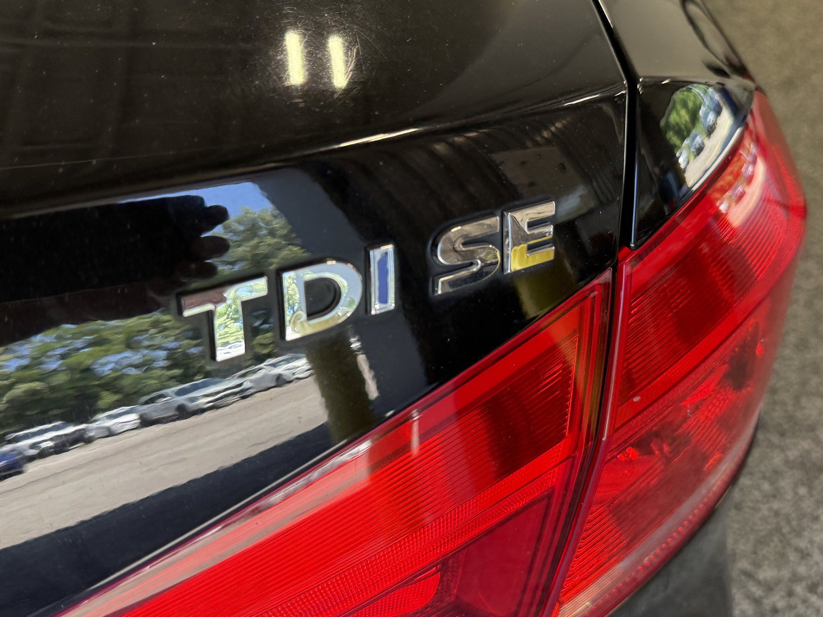 Used 2014 Volkswagen Passat TDI SE FWD image 30
