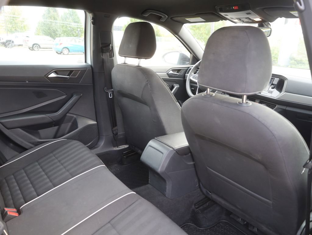Used 2023 Volkswagen Jetta Sport image 17