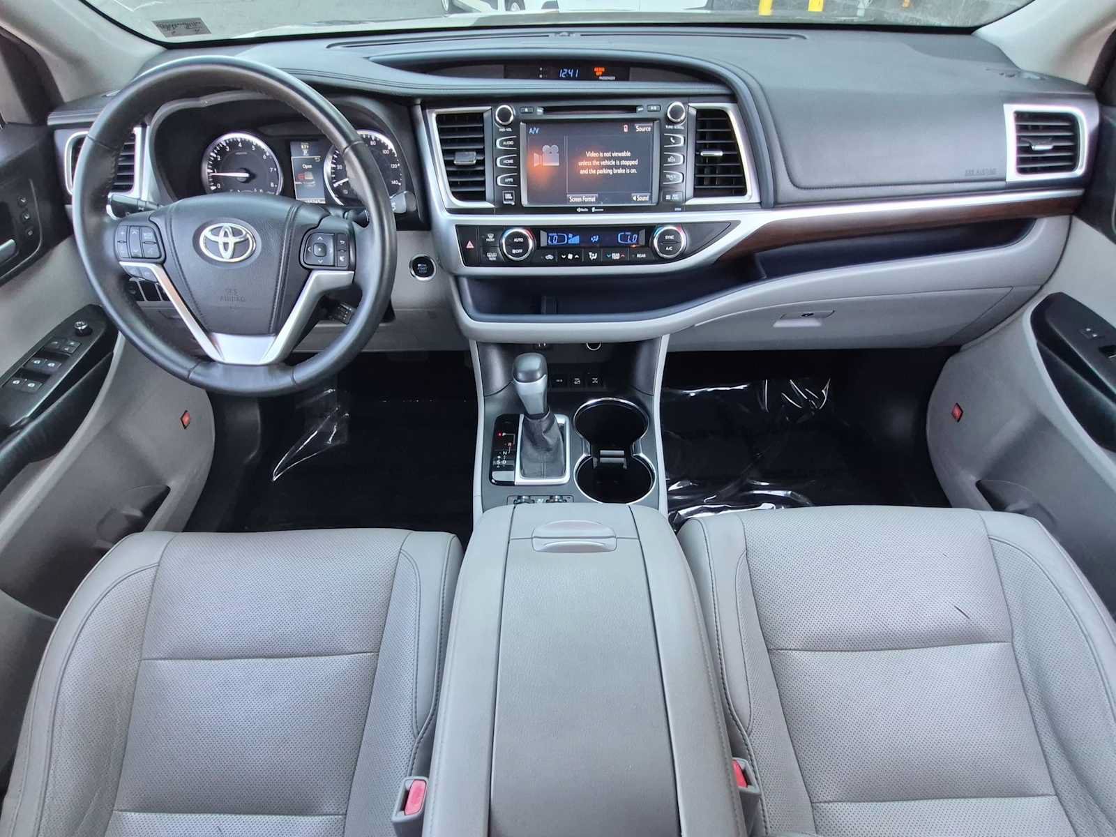 Used 2015 Toyota Highlander Limited AWD/4WD image 15