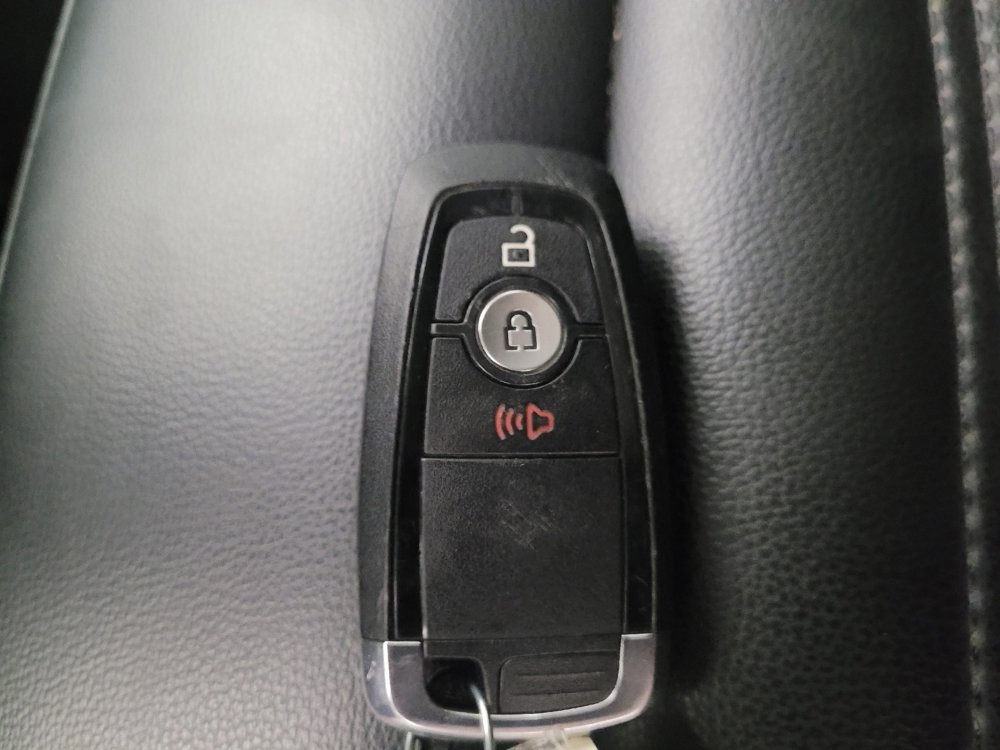 Used 2024 Ford Edge SEL image 32