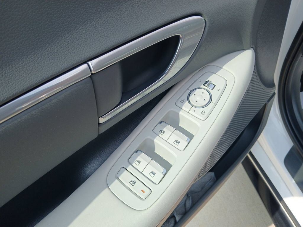Used 2023 Hyundai Sonata SEL FWD image 28