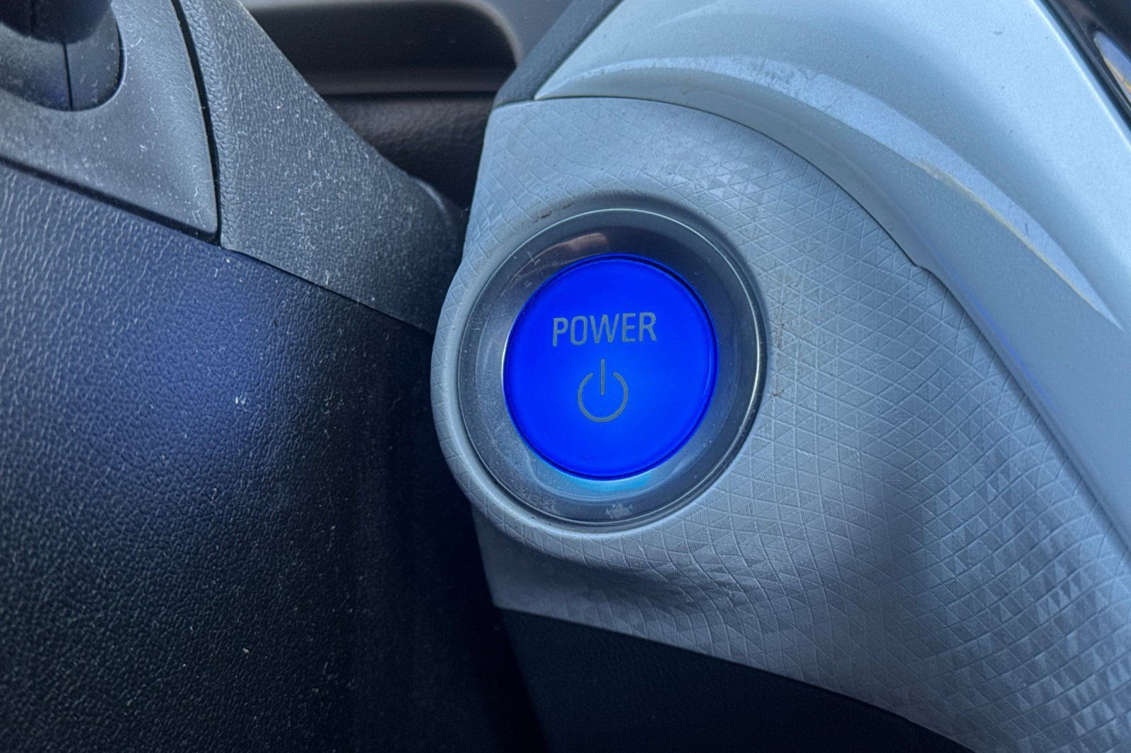 Used 2017 Chevrolet Bolt LT FWD image 35