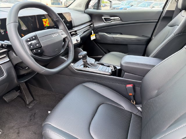 Certified 2026 Kia Sportage EX w/ EX Panorama Roof Package FWD image 18