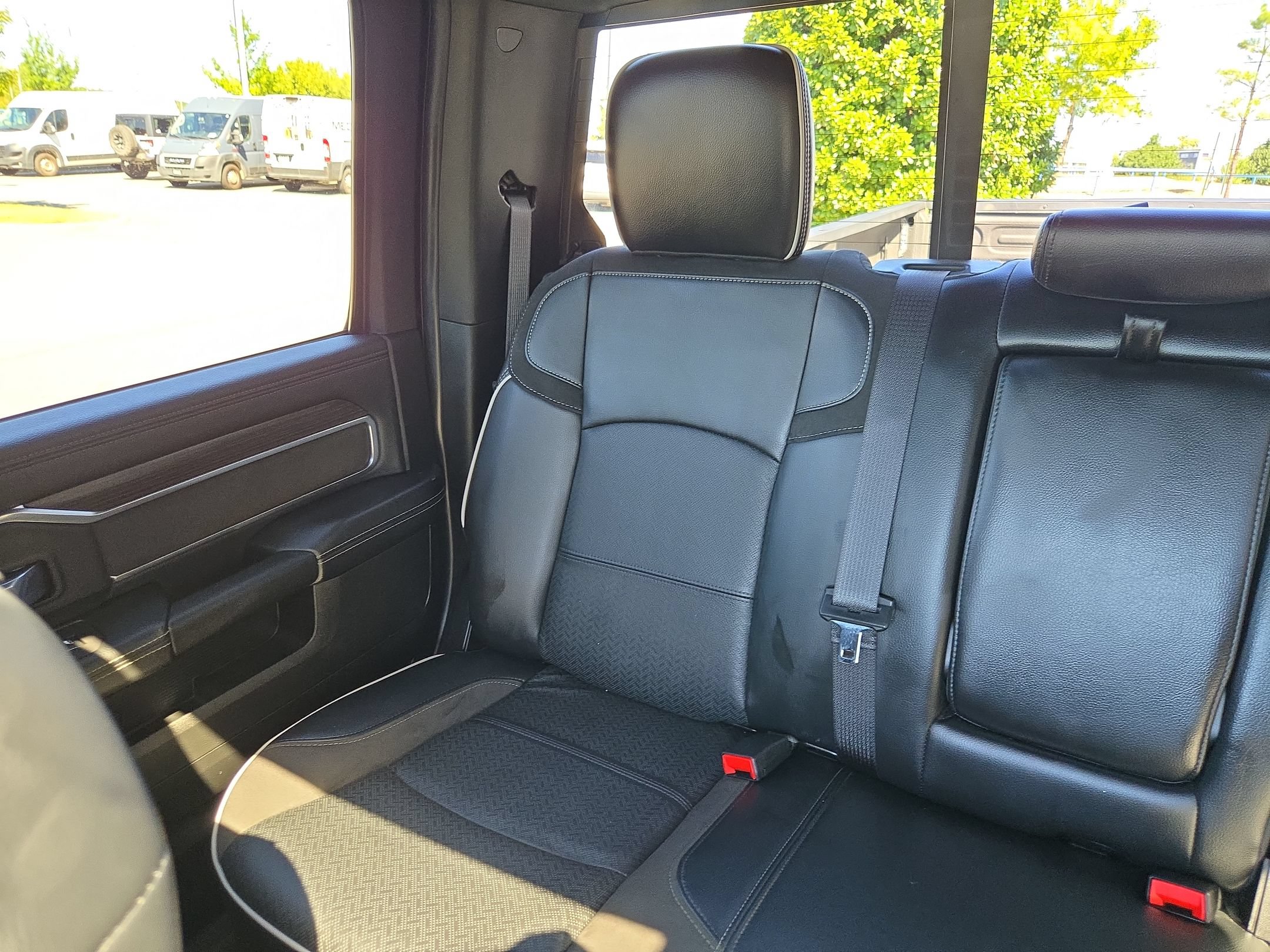 Used 2025 RAM 3500 Laramie AWD/4WD image 12