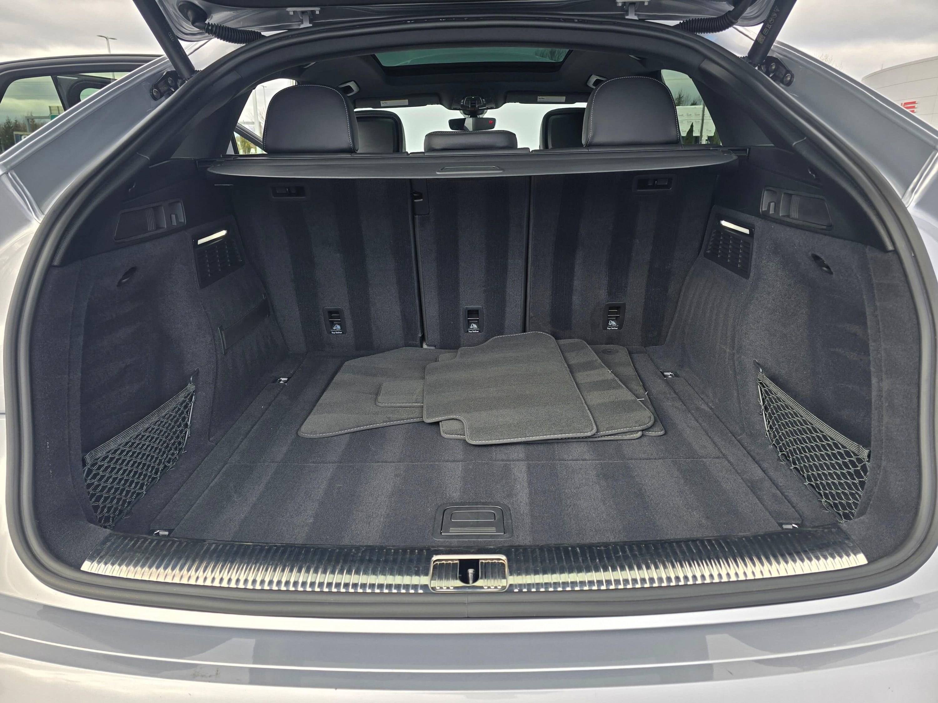 Used 2023 Audi SQ5 Prestige w/ Prestige Package image 11