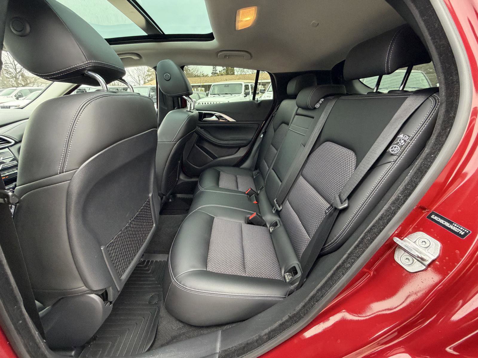 Used 2018 INFINITI QX30 AWD image 24