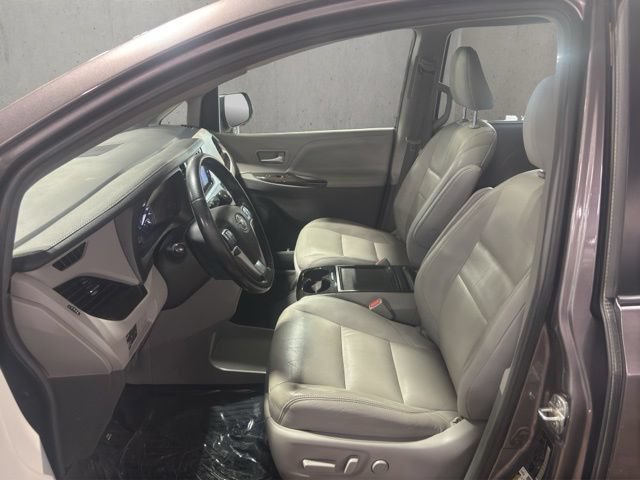 Used 2019 Toyota Sienna XLE Premium w/ Protection Package AWD/4WD image 4
