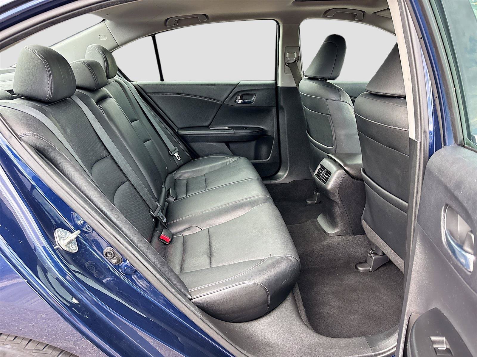 Used 2015 Honda Accord Touring image 28