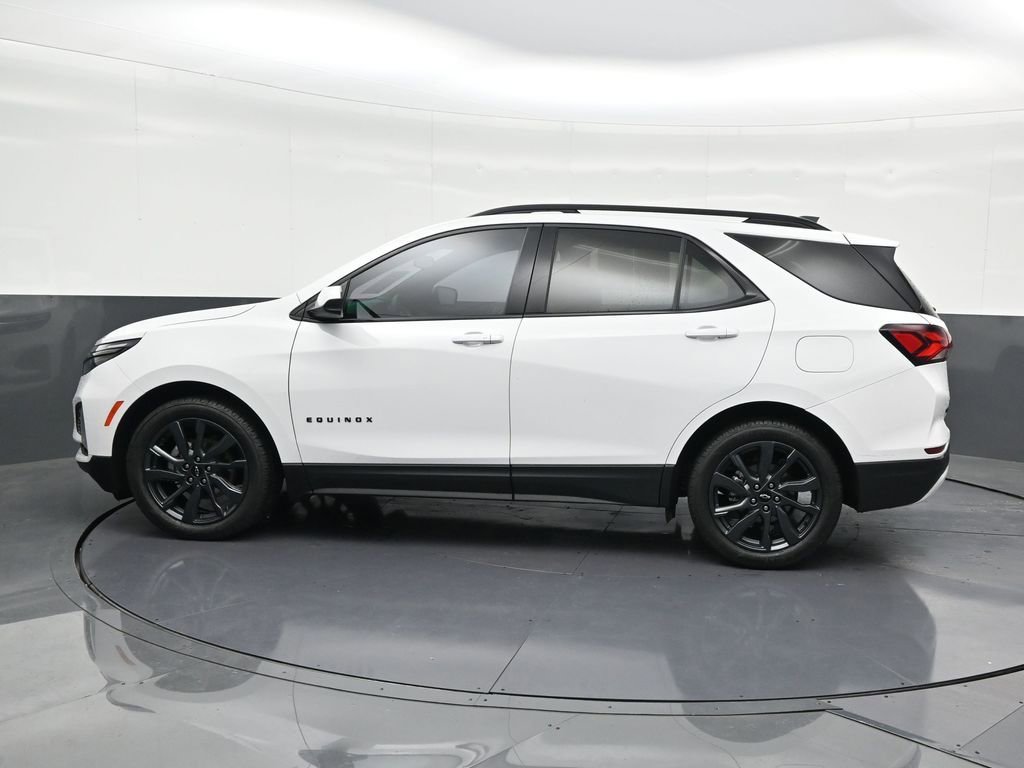 Used 2023 Chevrolet Equinox RS image 2