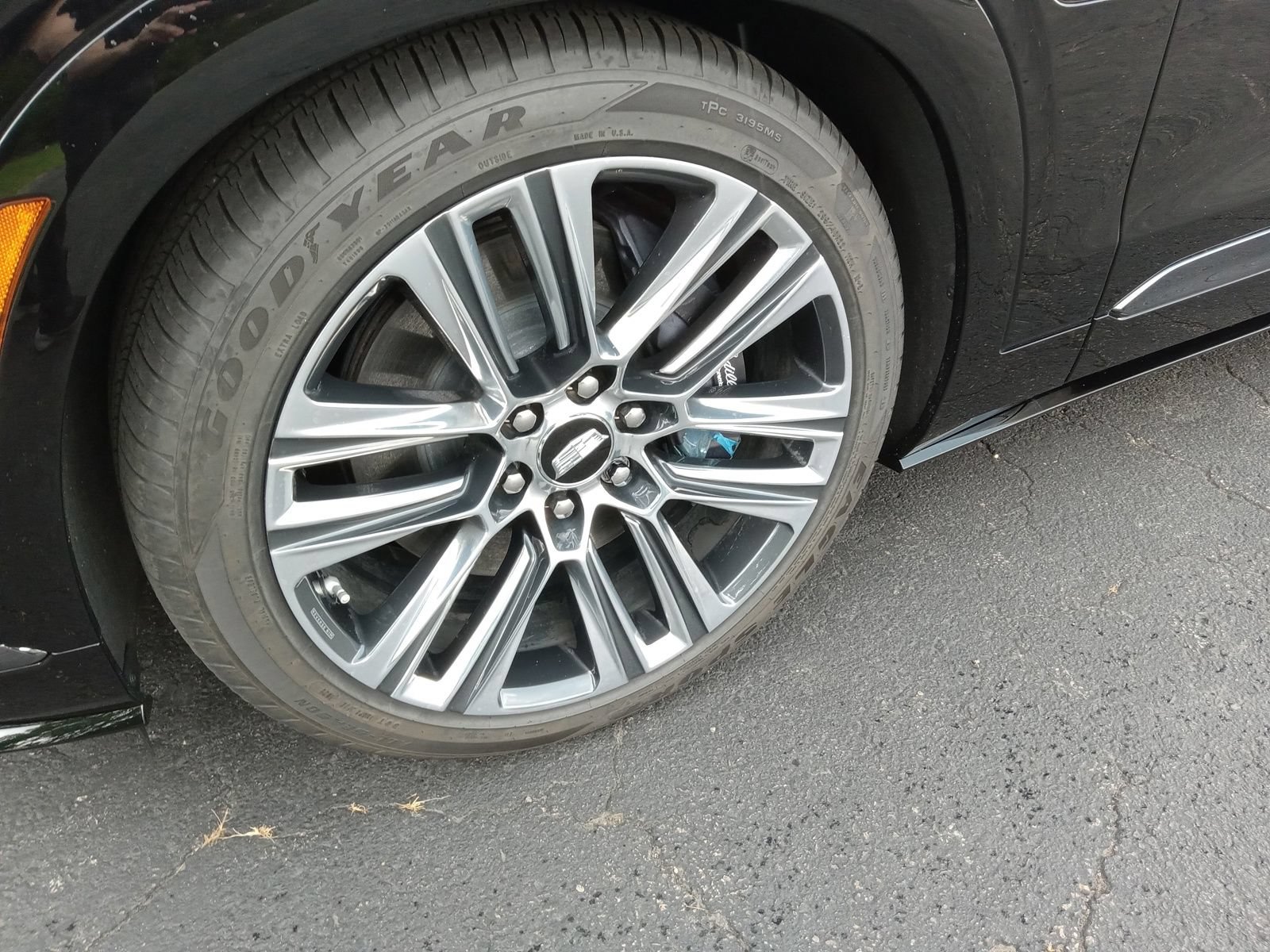 New 2026 Cadillac Vistiq Sport AWD/4WD image 6