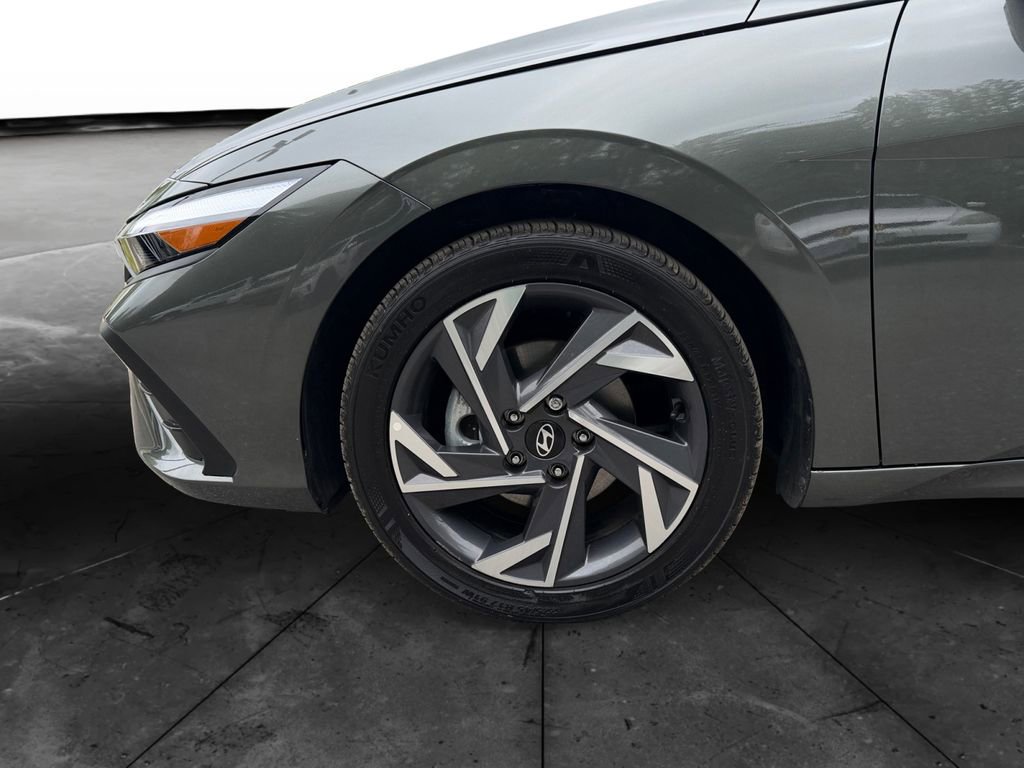 Certified 2025 Hyundai Elantra Sport FWD image 14