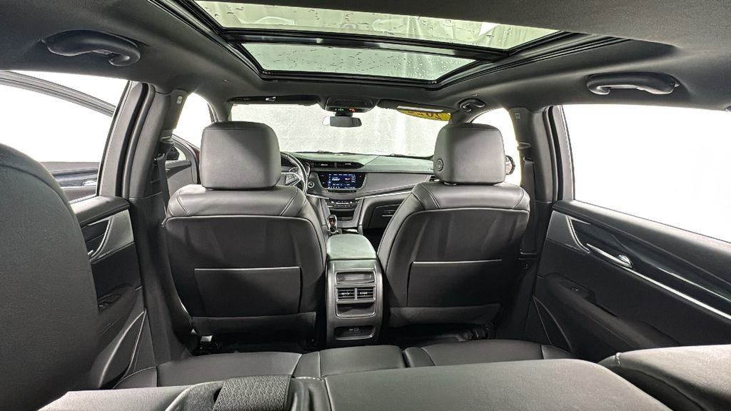 Used 2022 Cadillac XT5 Premium Luxury w/ LPO, Floor Liner Package image 18