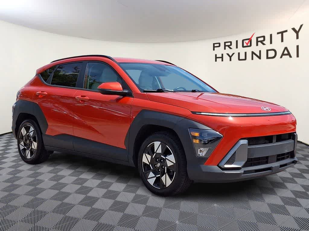 Used 2024 Hyundai Kona SEL FWD image 3