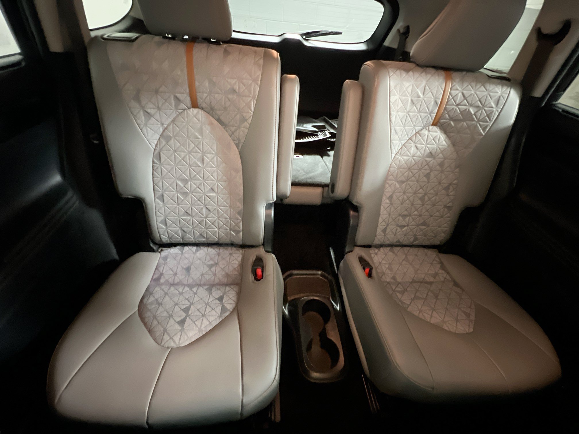 Used 2022 Toyota Highlander Bronze Edition FWD image 33