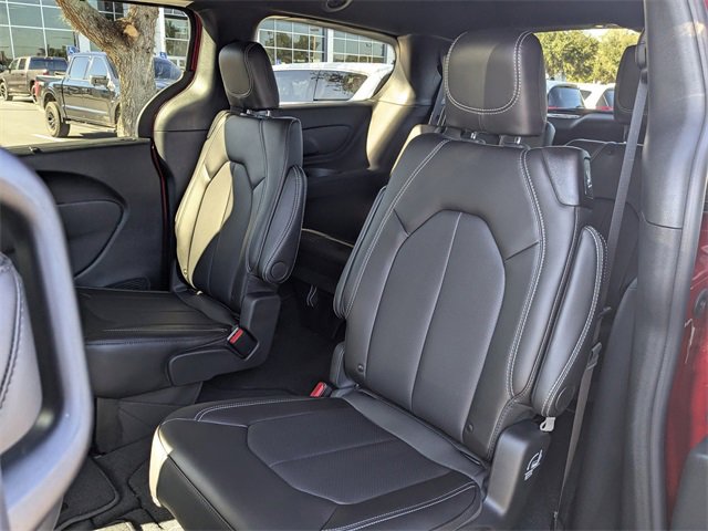 New 2026 Chrysler Pacifica Select image 14