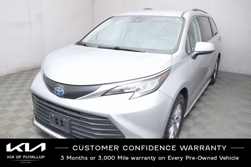 Used 2022 Toyota Sienna LE