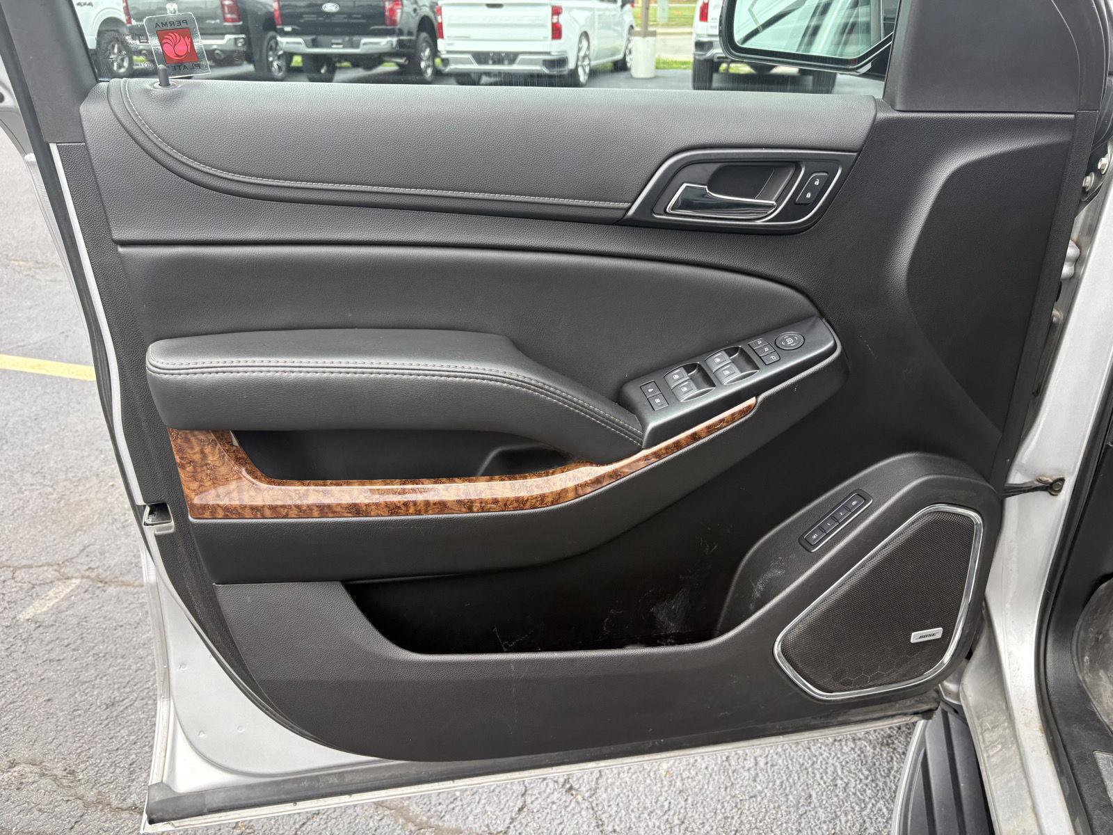 Used 2020 Chevrolet Suburban Premier AWD/4WD image 3
