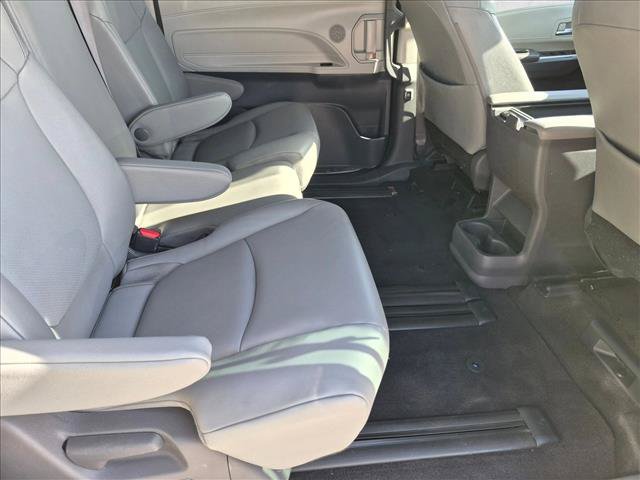 Used 2021 Toyota Sienna XLE FWD image 20
