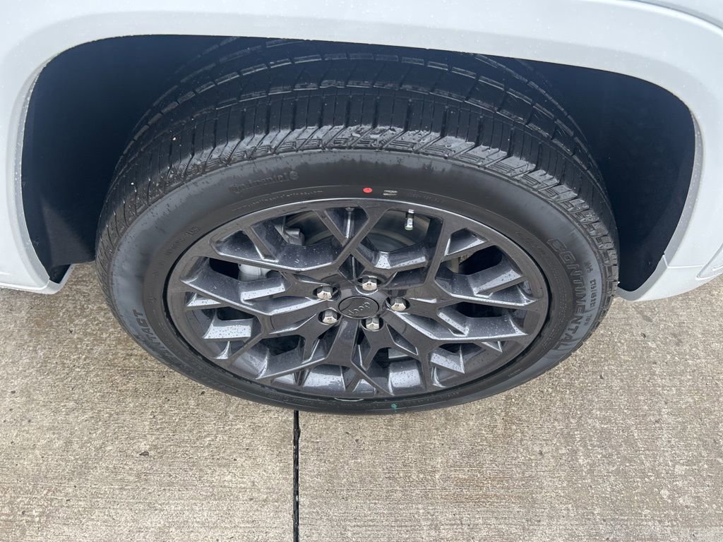 New 2025 Jeep Grand Cherokee Summit image 25