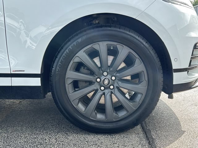 Used 2019 Land Rover Range Rover Velar R-Dynamic SE AWD/4WD image 17