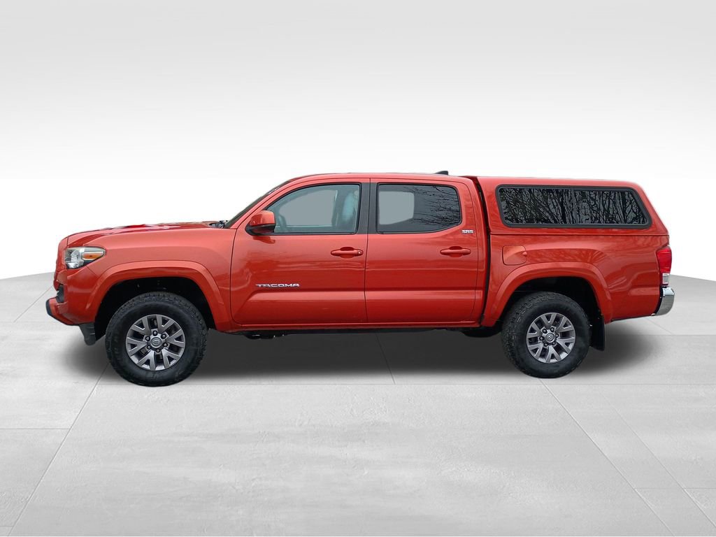 Used 2016 Toyota Tacoma SR5 w/ SR5 Appearance Package (SN) image 2