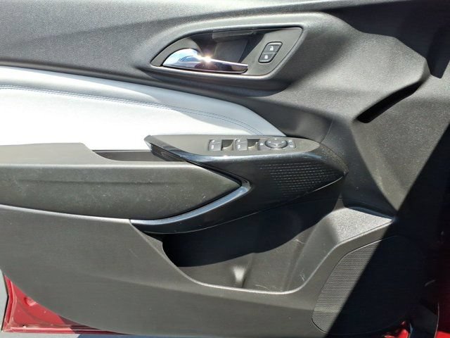 Used 2025 Chevrolet Trax LT w/ Driver Confidence Package FWD image 22