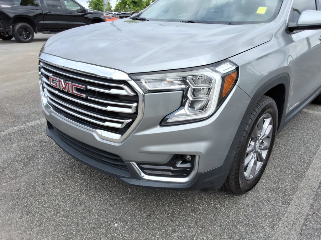 Certified 2024 GMC Terrain SLT w/ Infotainment Package II AWD/4WD image 9
