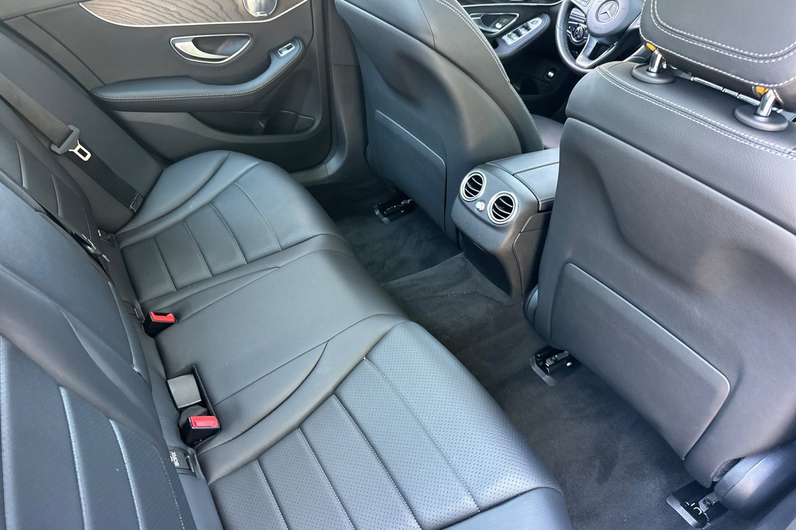 Used 2017 Mercedes-Benz C 300 Sedan image 32