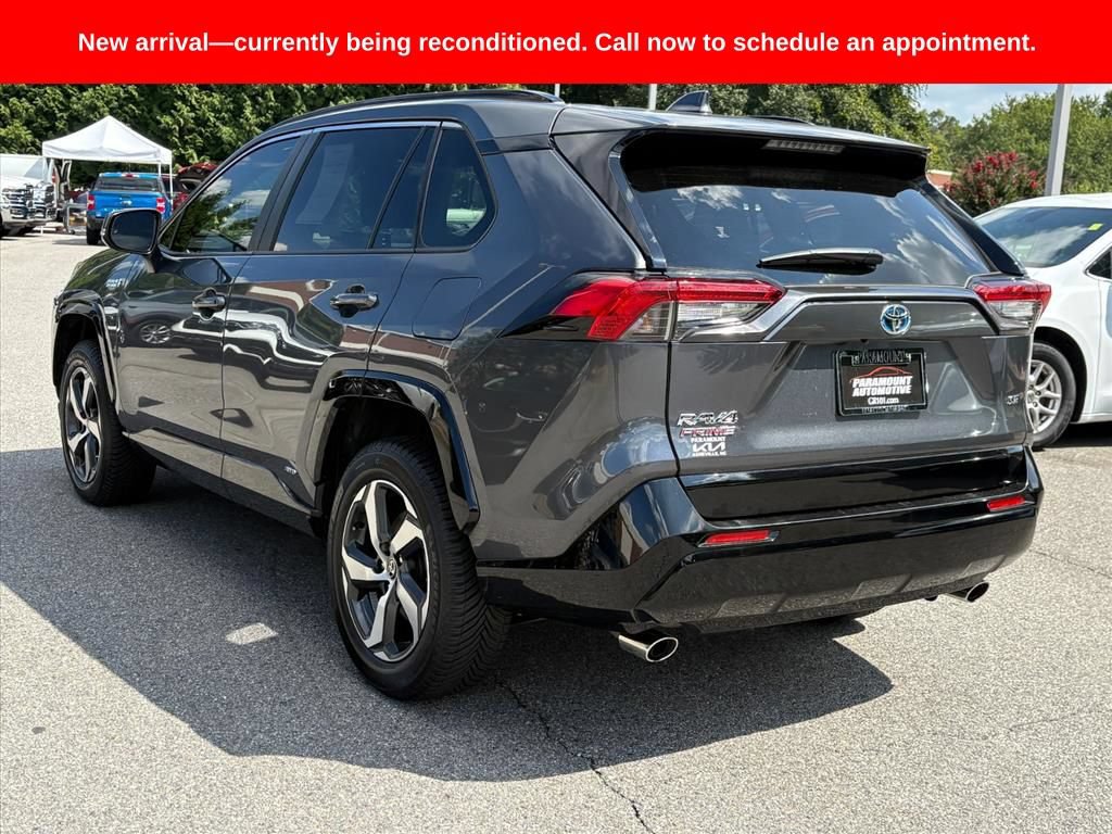 Used 2021 Toyota RAV4 SE w/ Weather & Moonroof Package AWD/4WD image 4