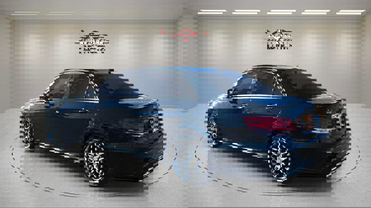 Used 2016 Mercedes-Benz E 350 4MATIC Sedan image 3