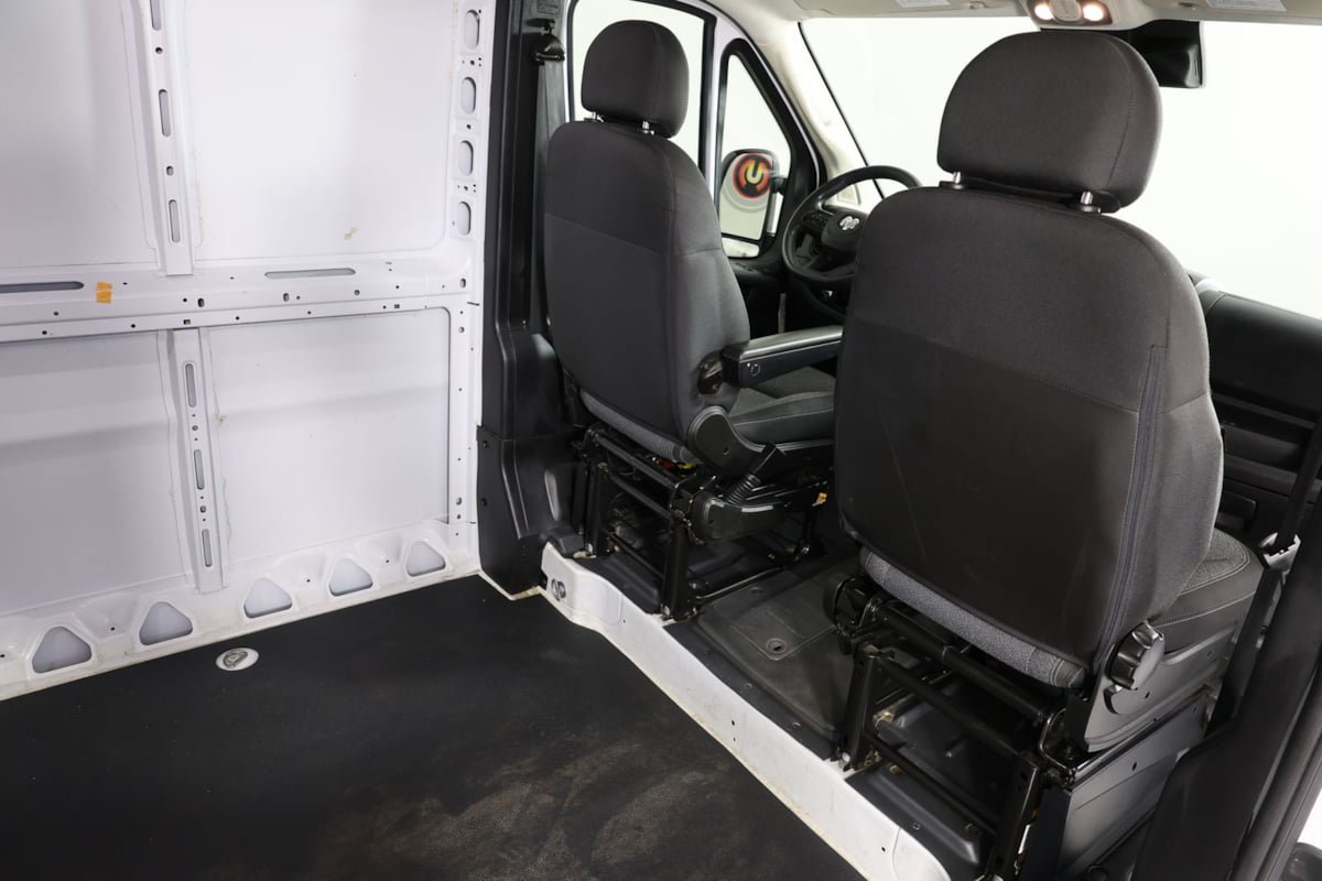 Used 2025 RAM ProMaster 2500 w/ Convenience Group FWD image 28