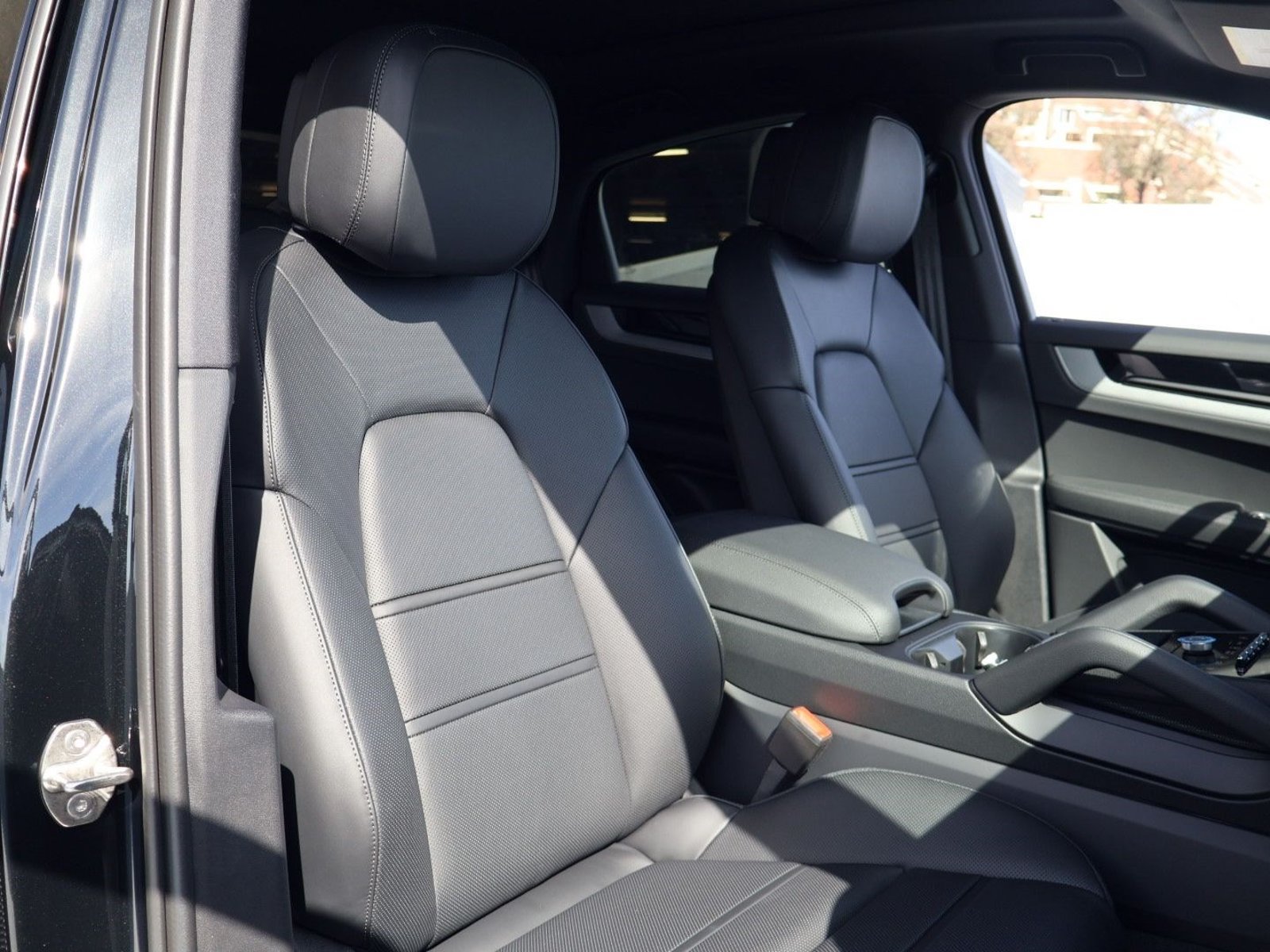New 2026 Porsche Cayenne Coupe AWD/4WD image 11